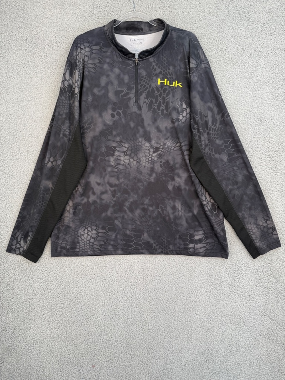 Huk Typhon Performance Men’s 2XL long sleeve quarter zip fishing shirt vented
